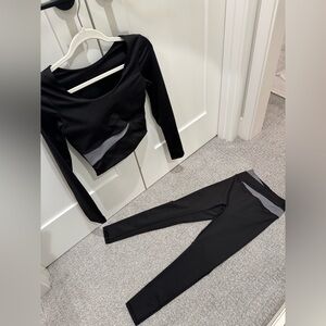 Black and Gray Women's Long Sleeve Top and legging